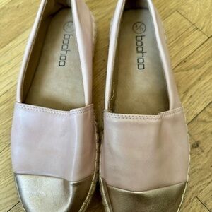 🌸⚡️Boohoo London Pink & Gold Espadrilles Flats Chic Casual Shoes Size 4 ⚡️🌸